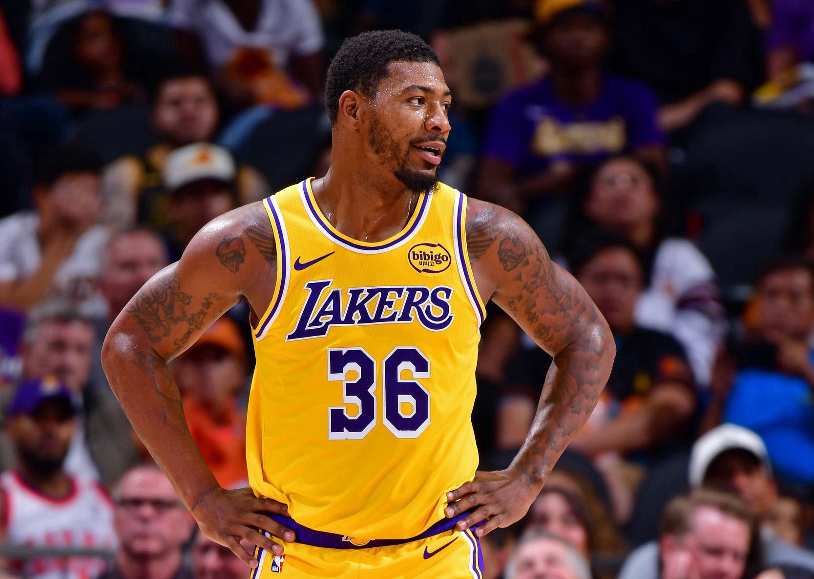 अप्रत्याशित! स्मार्ट ने 3 फ़ाउल किए और निर्णायक क्षण में एक हास्यास्पद गलती की जिससे स्पर्स को गेंद मिली