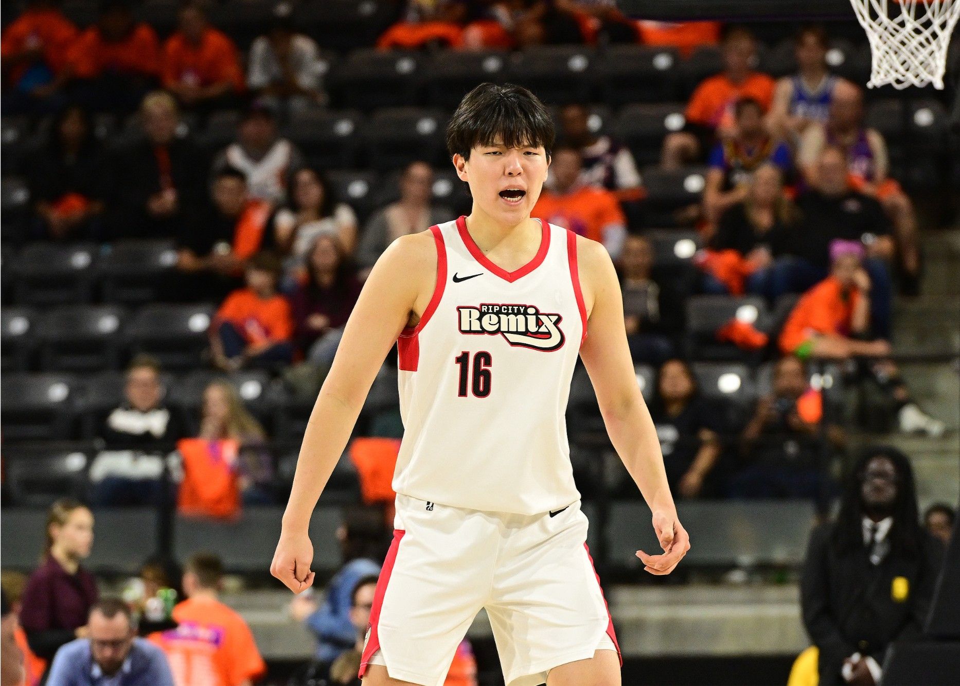 पहले हाफ में यांग हैनसेन का प्लस-माइनस मान -25 था और दूसरे हाफ में +24, मिक्स ने आखिरकार एक बड़ा उलटफेर पूरा किया