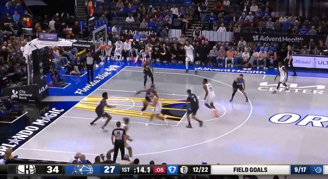 बहुत बढ़िया प्रदर्शन! पोर्टर ने आधे में 12 में से 6 शॉट्स पर 15 अंक, 6 रिबाउंड और 7 सहायता प्राप्त की।