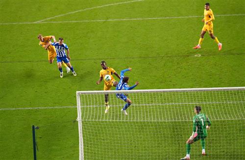 विगन एथलेटिक बनाम वायकोम्बे वांडरर्स