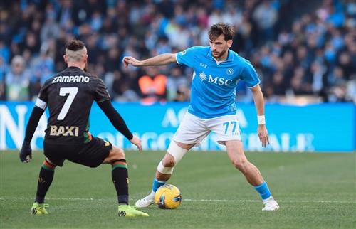 नेपल्स बनाम वेनिस