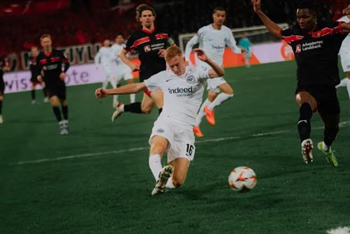 मिड्टजिलैंड बनाम आइंट्राच्ट फ्रैंकफर्ट