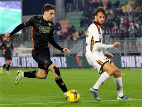 वेनिस बनाम लेसे