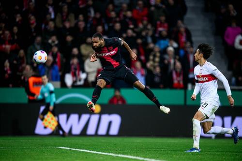 बायर लीवरकुसेन बनाम स्टटगार्ट