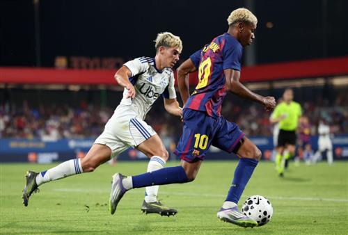 बार्सिलोना बनाम कोमो