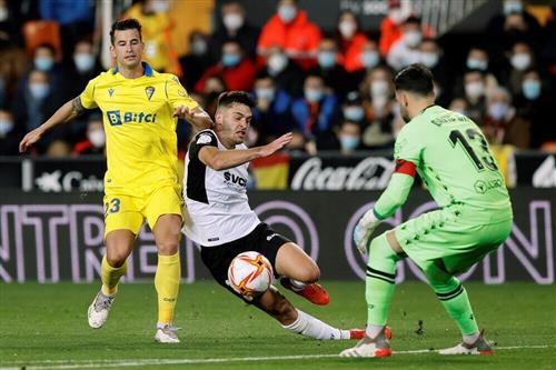 वालेंसिया बनाम कैडिज़