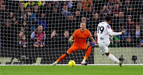 एस्टन विला बनाम स्टीवनेज बरो