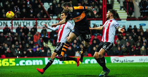 न्यूकैसल बनाम ब्रेंटफ़ोर्ड