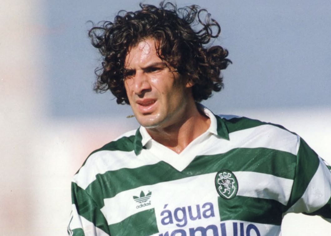 पुर्तगाली मीडिया: पुर्तगाली खेल सोशल मीडिया ने फिगो का जन्मदिन मनाने के लिए एक संदेश पोस्ट किया, जिसके बाद प्रशंसकों के साथ उनकी तीखी नोकझोंक हुई।