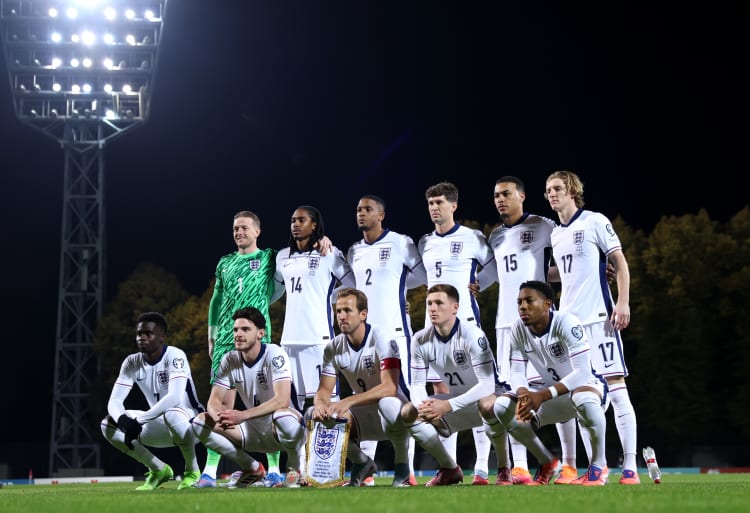 विदेशी मीडिया ने विश्व कप प्रारंभिक दौर के लिए इंग्लैंड की शुरुआती लाइन-अप की भविष्यवाणी की है: केन और मास्टर ला नेतृत्व करेंगे! बेलिन सूची में है