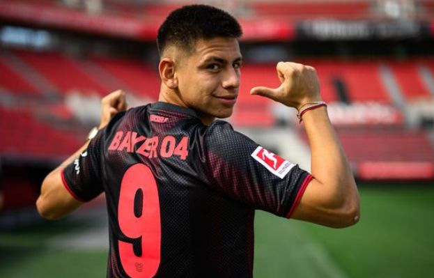 बिल्ड: गार्डियोला फार्मास्युटिकल कंपनियों में एचेवेरी के अवसरों की कमी से असंतुष्ट है और वह उसे रिवर प्लेट में वापस किराए पर दे सकता है